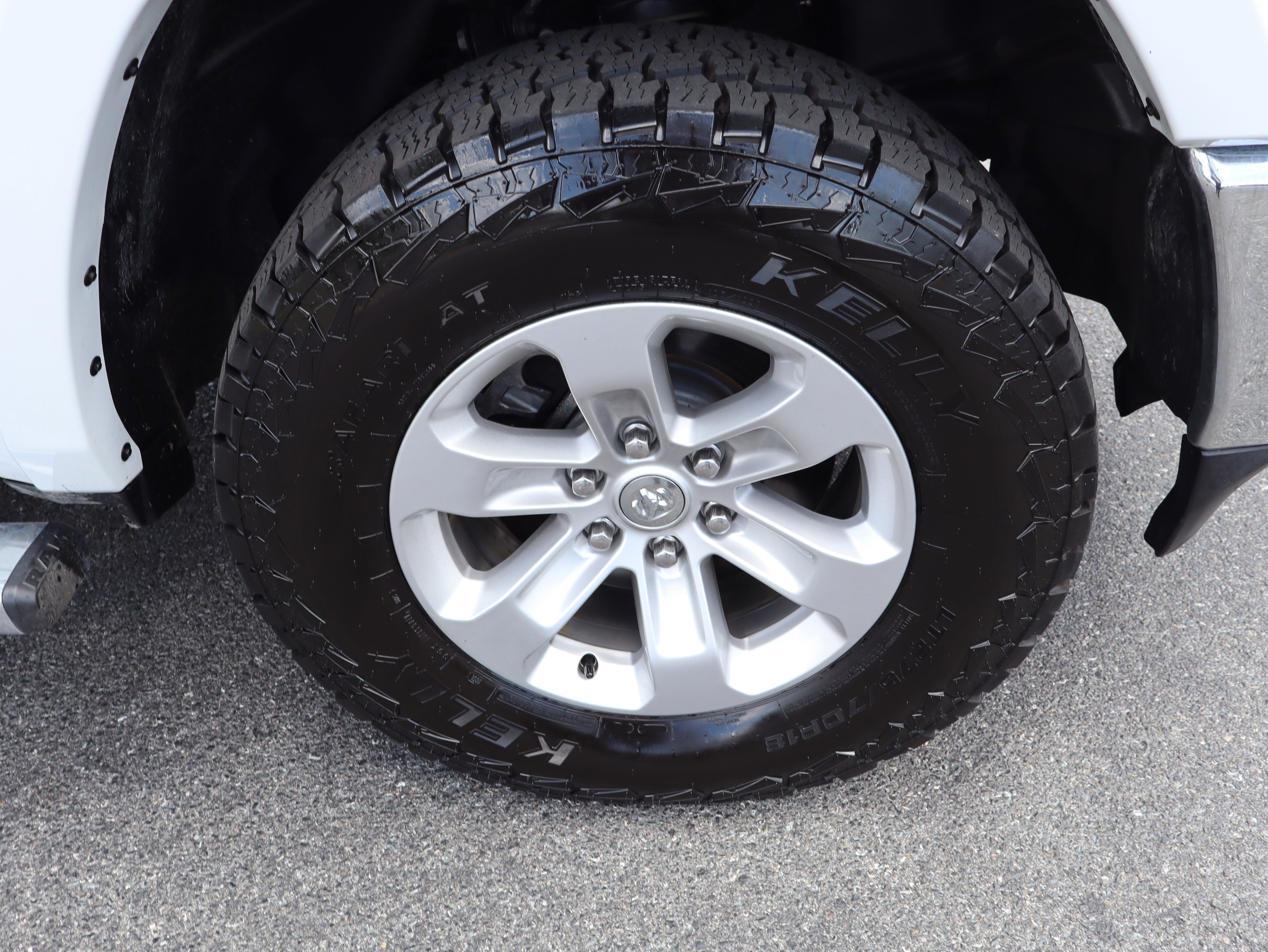 Used 2020 RAM 1500 Laramie AWD/4WD image 15