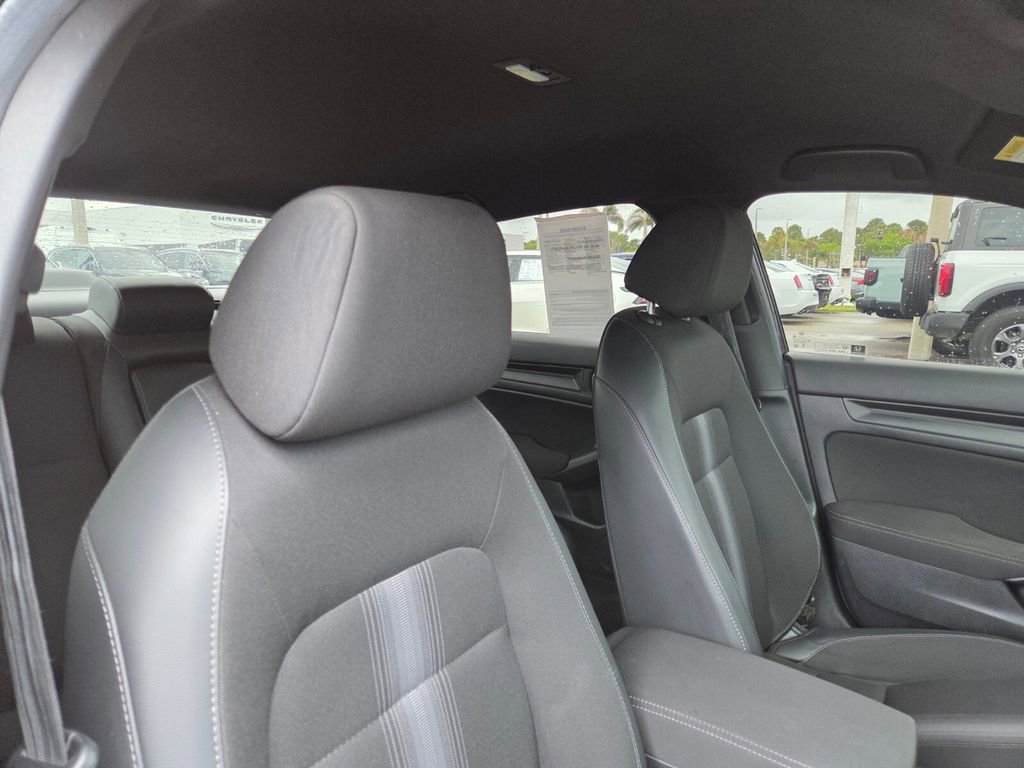 Used 2025 Honda Civic Sport image 11