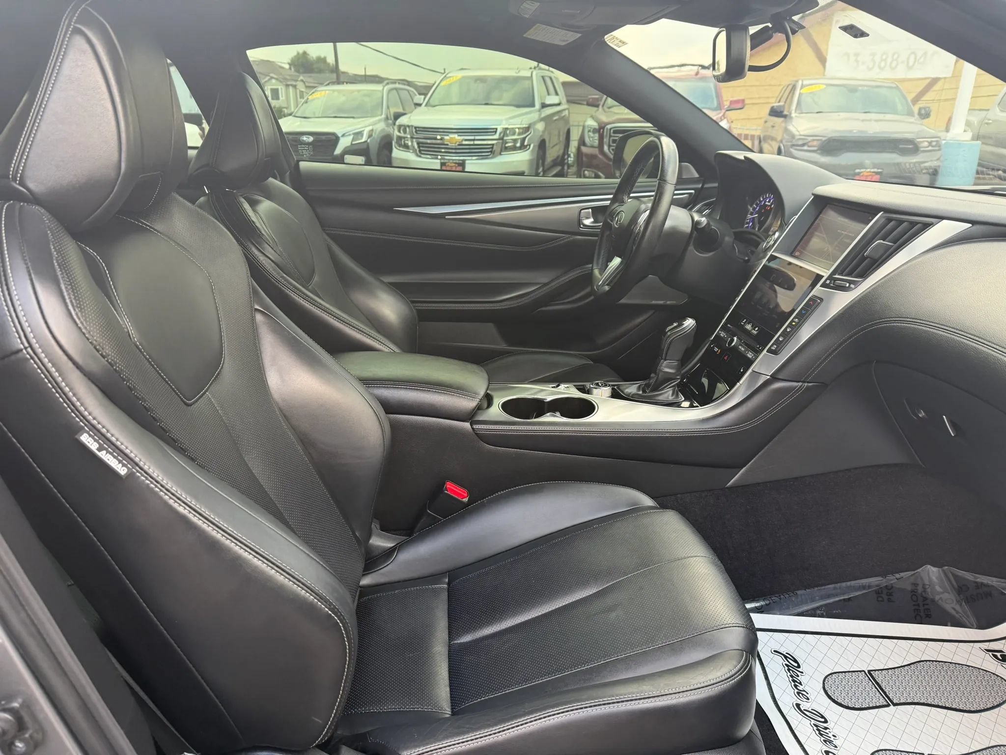 Used 2017 INFINITI Q60 3.0t w/ Premium Plus Package 3.0T AWD/4WD image 14