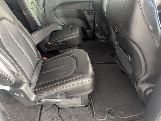 Used 2025 Chrysler Pacifica Select FWD image 29