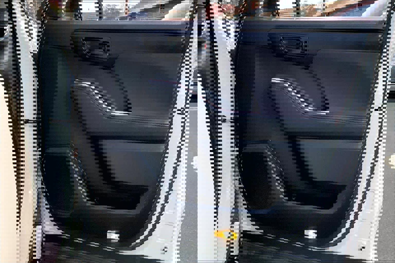 Used 2021 Toyota Highlander L image 26