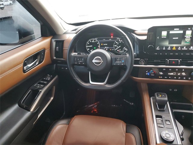 Used 2022 Nissan Pathfinder Platinum image 13