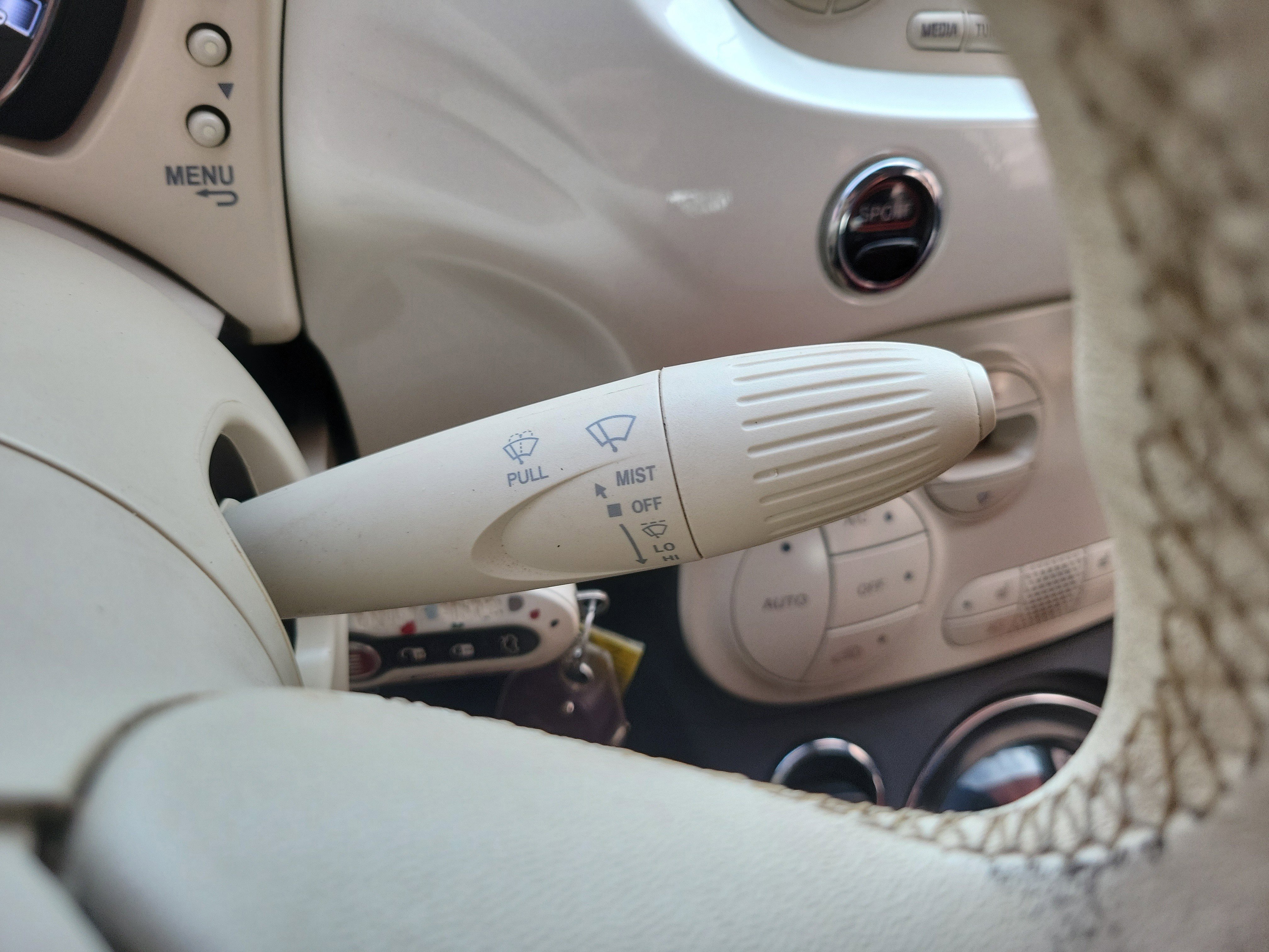 Used 2015 FIAT 500 Lounge w/ Luxury Leather Package image 23