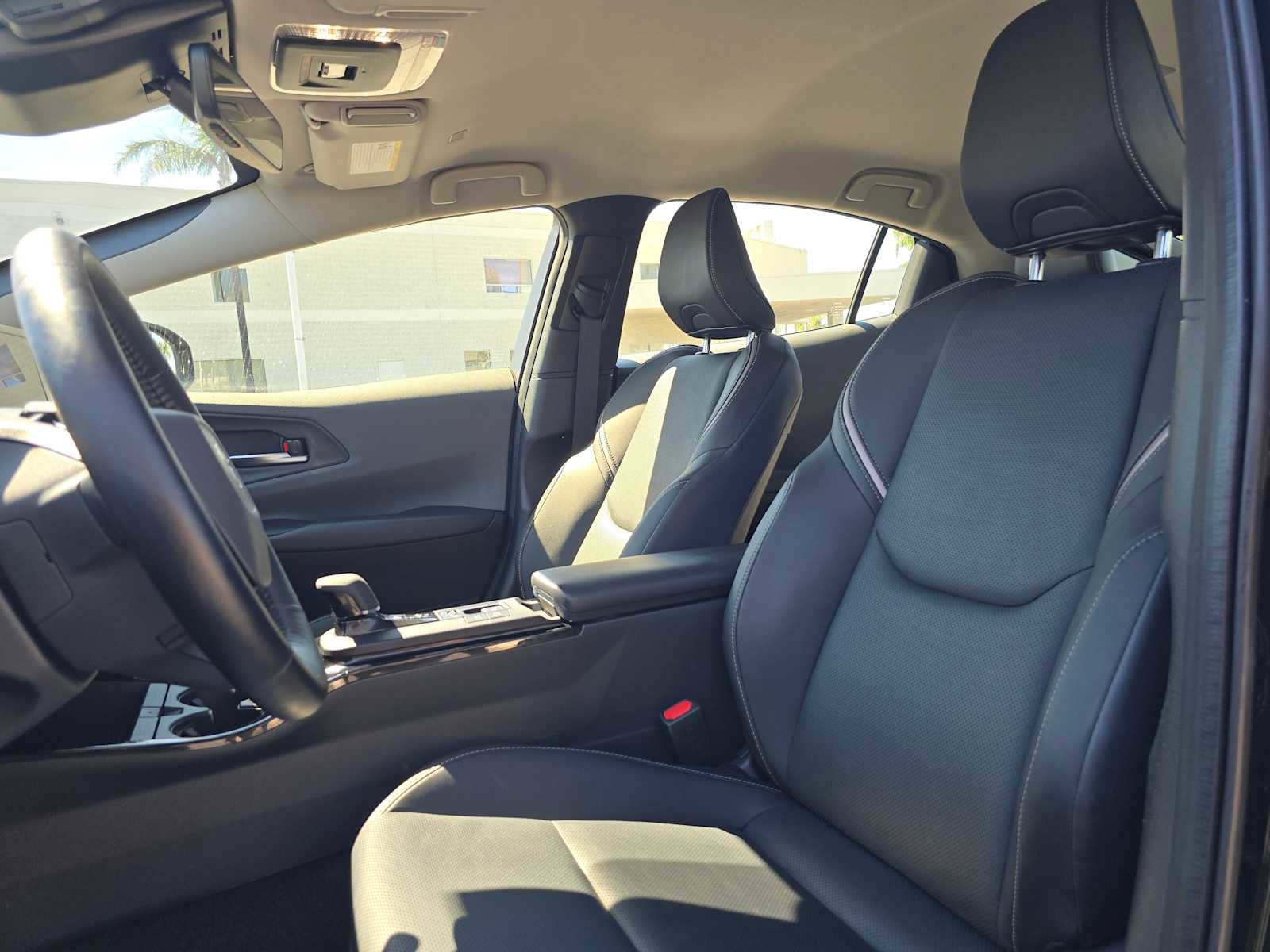 Used 2025 Toyota Prius XLE image 22