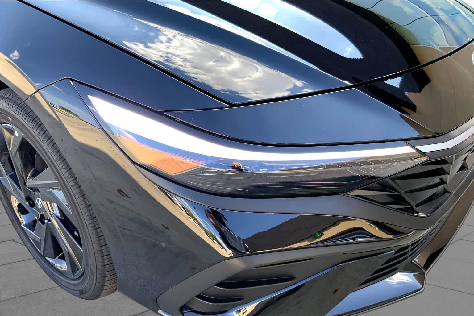 New 2026 Hyundai Elantra SEL Sport FWD image 13