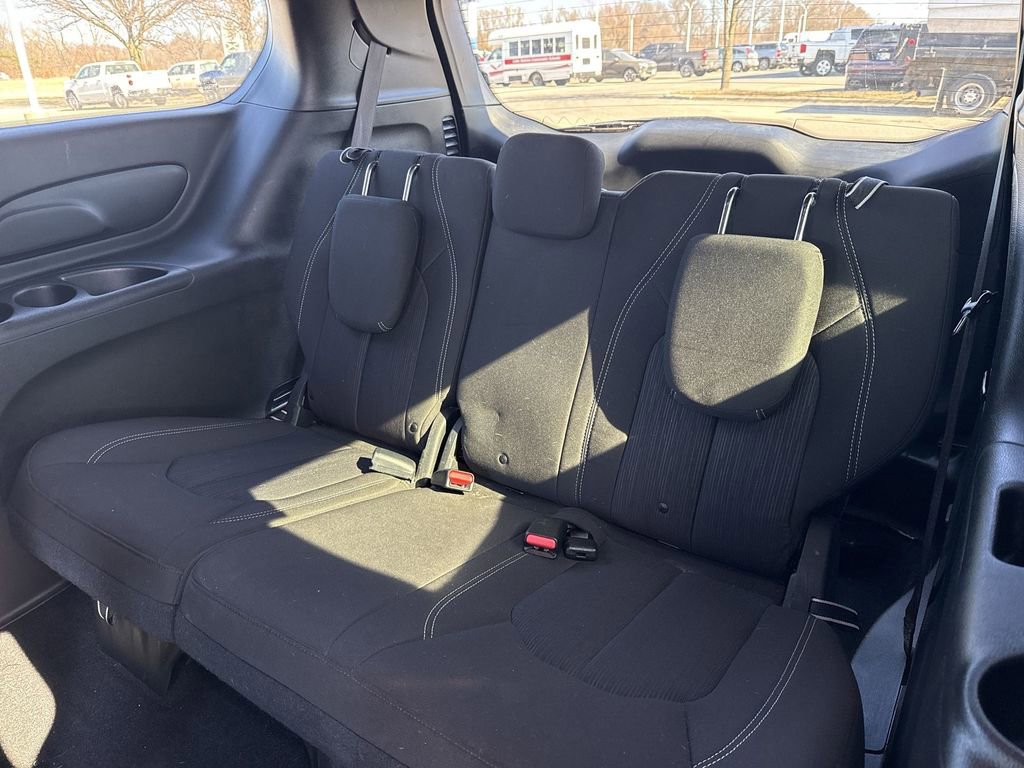 Used 2021 Chrysler Pacifica Touring w/ Uconnect Theater Family Group image 24