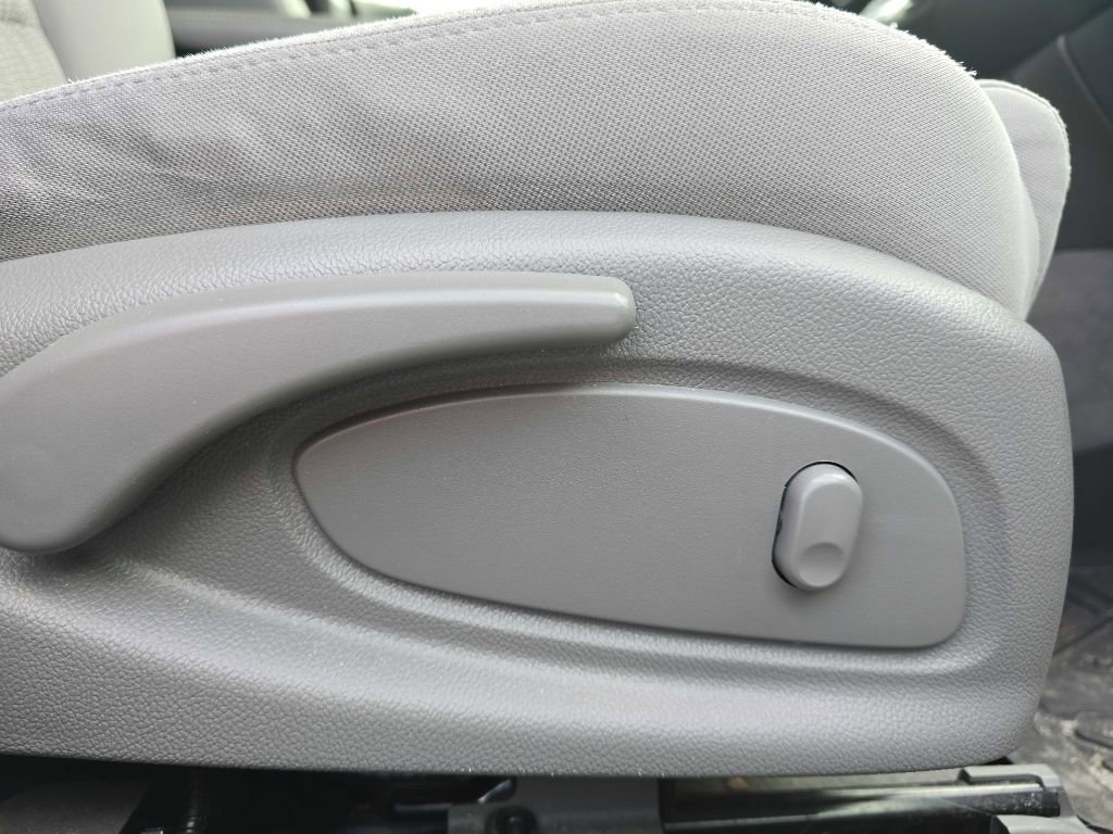 Used 2016 Chevrolet Impala LS w/ Power Convenience Package image 19