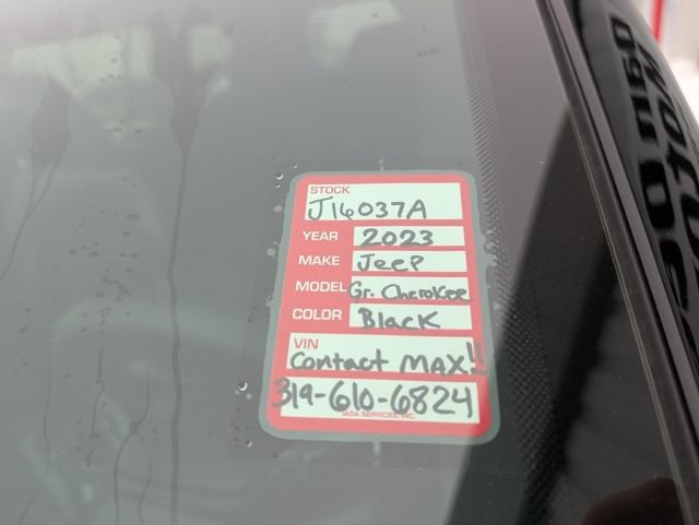 Used 2023 Jeep Grand Cherokee Altitude image 36