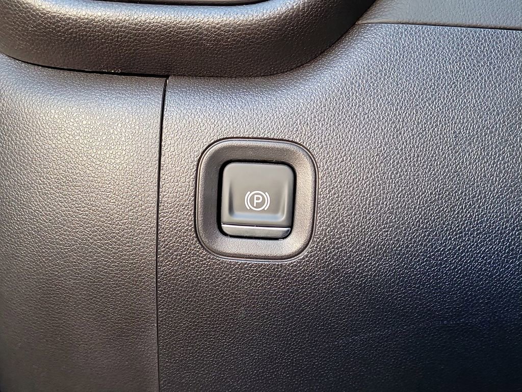 Used 2025 Chevrolet Silverado 2500 Custom w/ Custom Value Package image 23