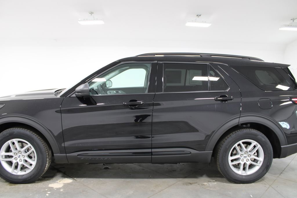 New 2026 Ford Explorer Active RWD image 5