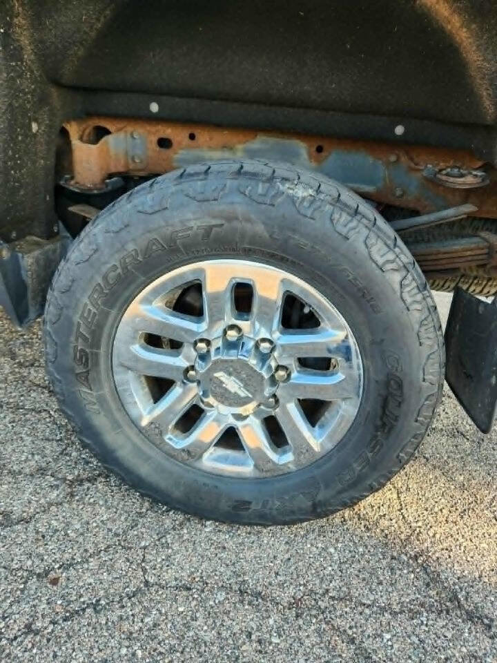 Used 2015 Chevrolet Silverado 3500 LTZ w/ Duramax Plus Package AWD/4WD image 31
