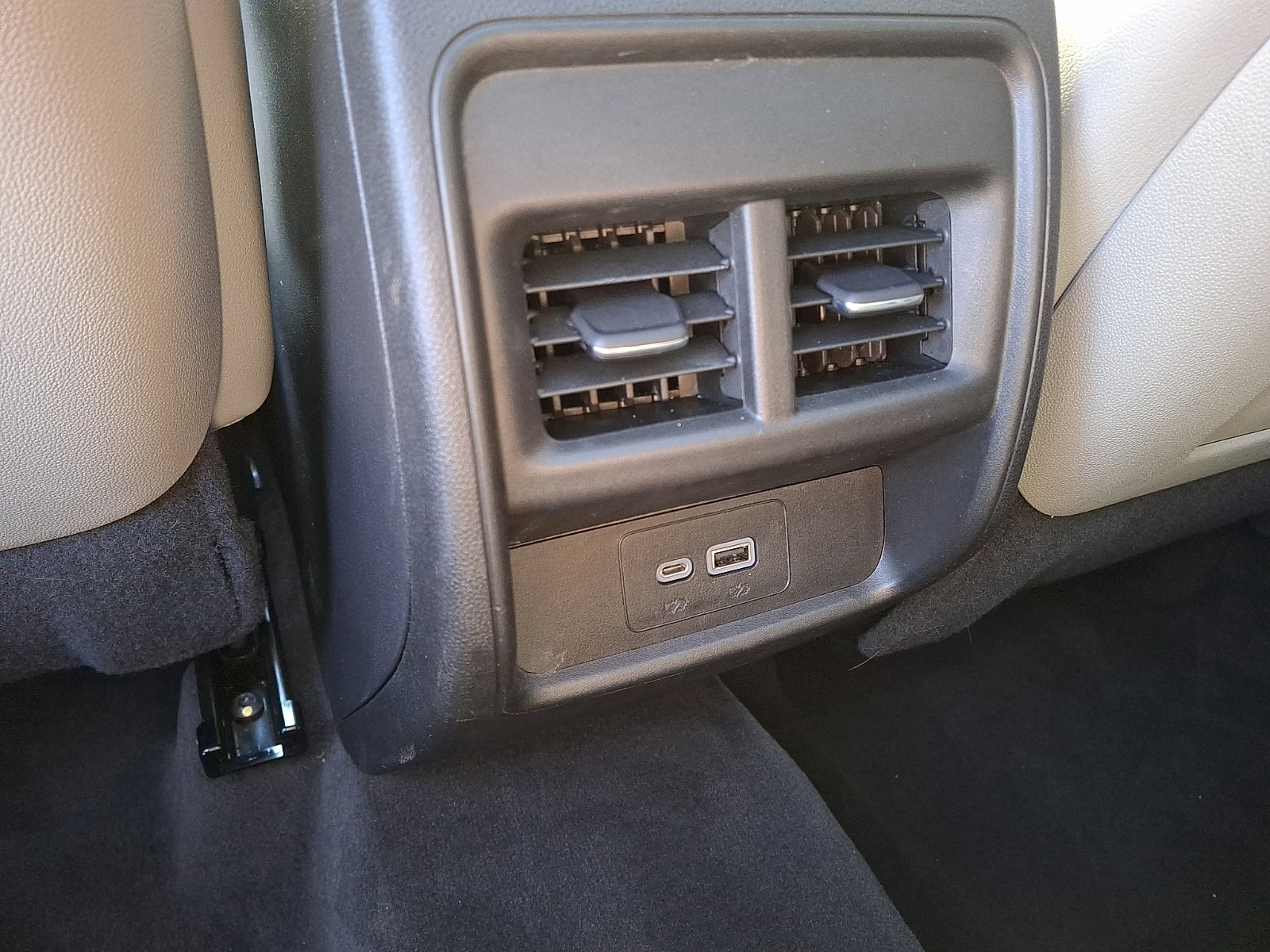 Used 2020 Cadillac XT4 Premium Luxury w/ Technology Package image 12