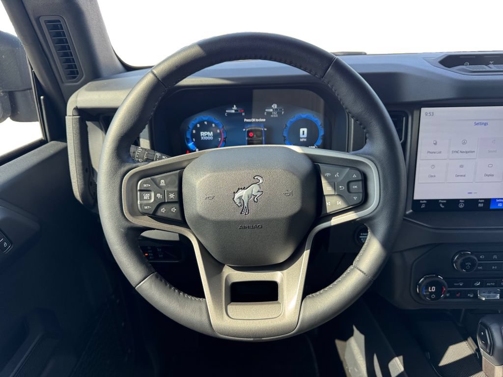 Used 2025 Ford Bronco Badlands AWD/4WD image 12