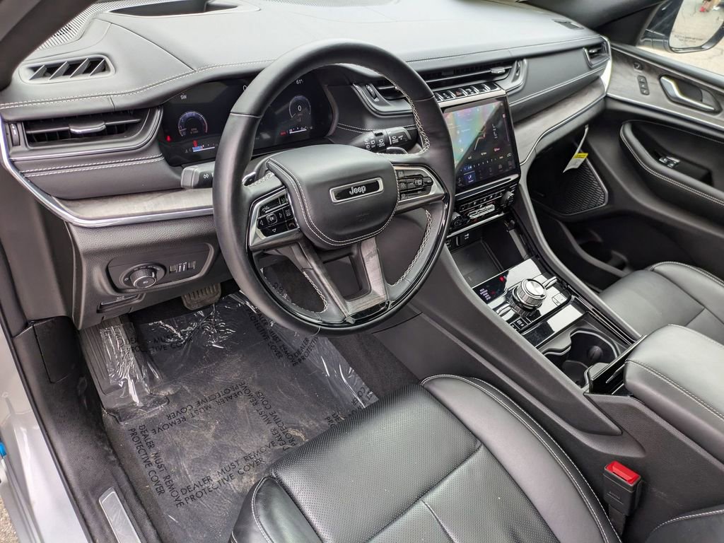 Certified 2024 Jeep Grand Cherokee L Overland w/ Advanced Protech Group III image 9