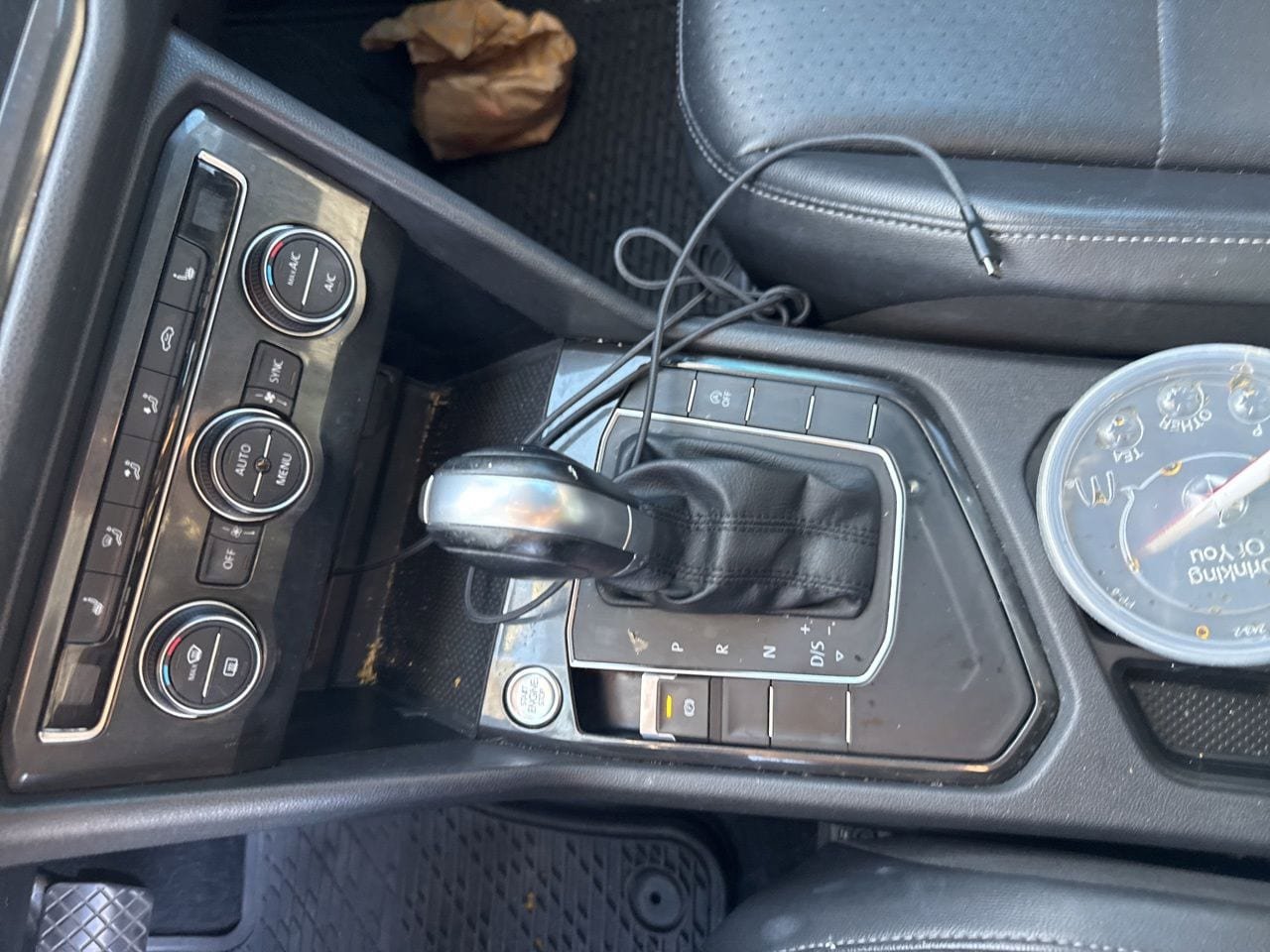 Used 2018 Volkswagen Tiguan SE w/ Panoramic Sunroof Package FWD image 3