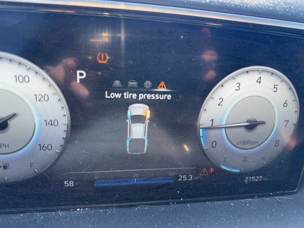 Used 2023 Hyundai Santa Cruz Night image 2