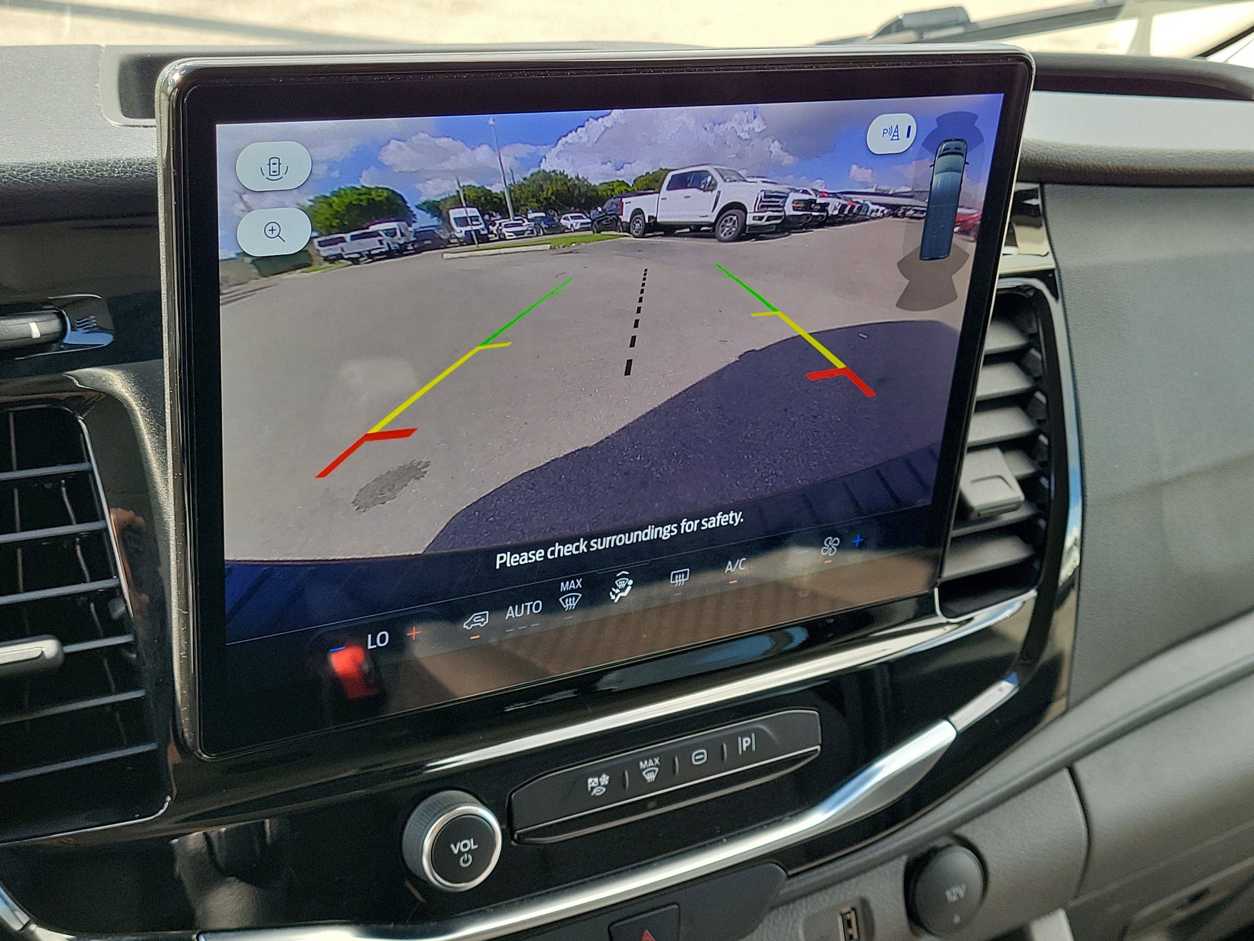 Used 2023 Ford Transit 350 XLT image 10