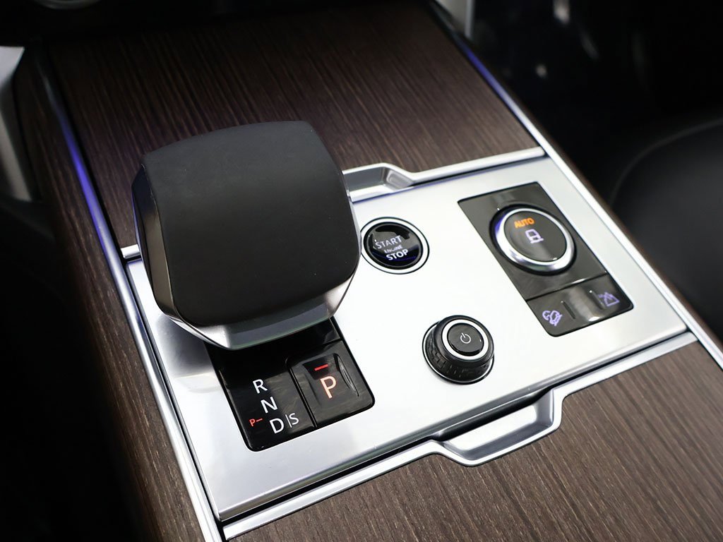 Used 2023 Land Rover Range Rover Long Wheelbase SE image 63