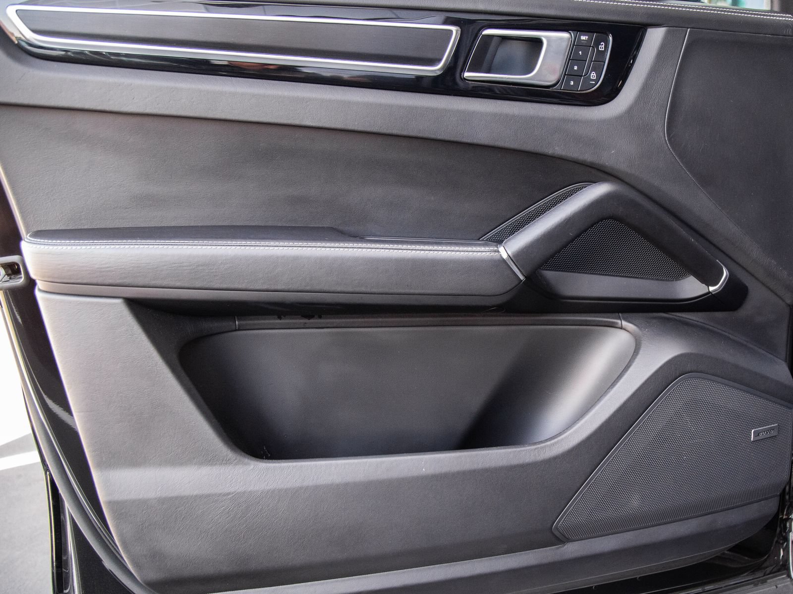 Certified 2023 Porsche Cayenne GTS AWD/4WD image 6
