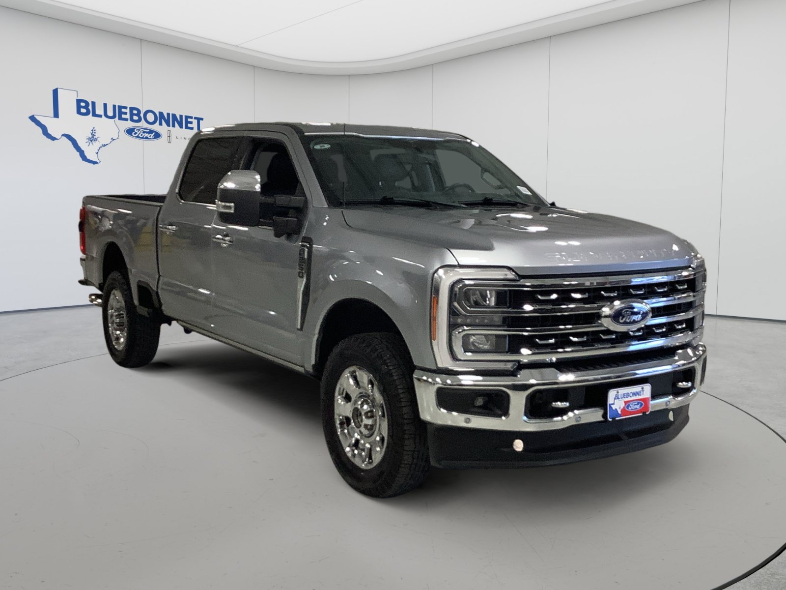 Used 2023 Ford F350 Lariat w/ Lariat Ultimate Package AWD/4WD image 3