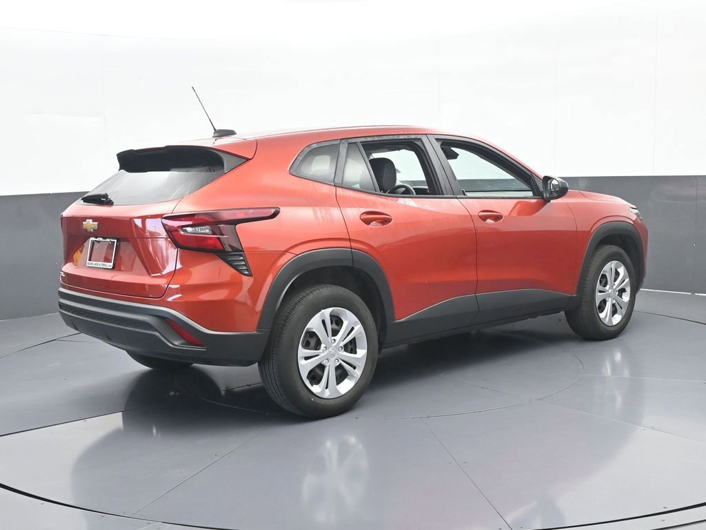 Used 2024 Chevrolet Trax LS image 6