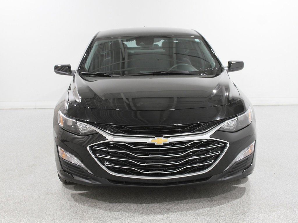 Used 2025 Chevrolet Malibu LT image 2