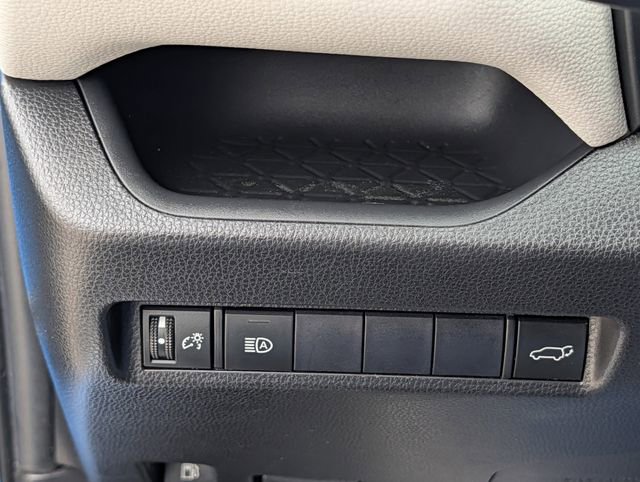 Used 2020 Toyota RAV4 XLE w/ Convenience Package image 23