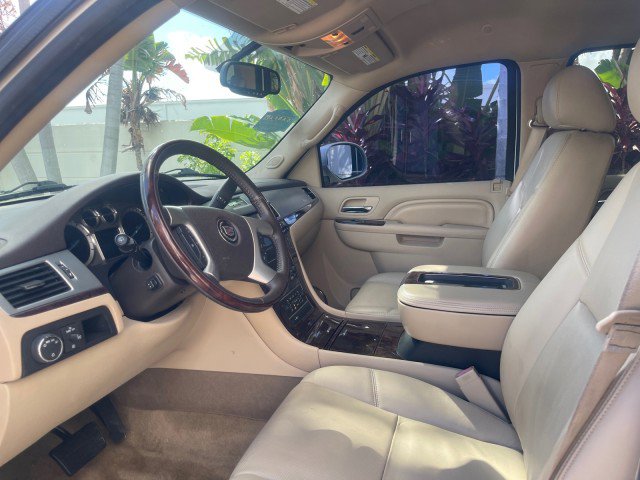 Used 2013 Cadillac Escalade 2WD image 49