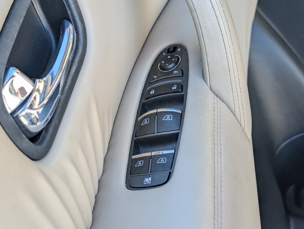 Used 2019 Nissan Armada Platinum w/ Captain's Chairs Package RWD image 16
