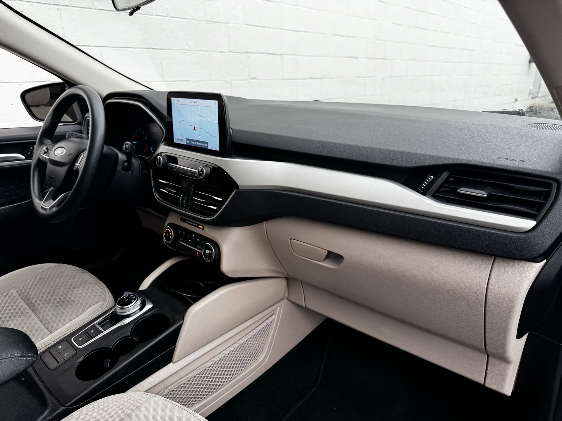 Used 2020 Ford Escape SE image 11