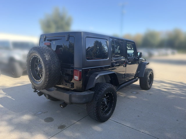 Used 2013 Jeep Wrangler Unlimited Rubicon w/ Dual Top Group AWD/4WD image 8