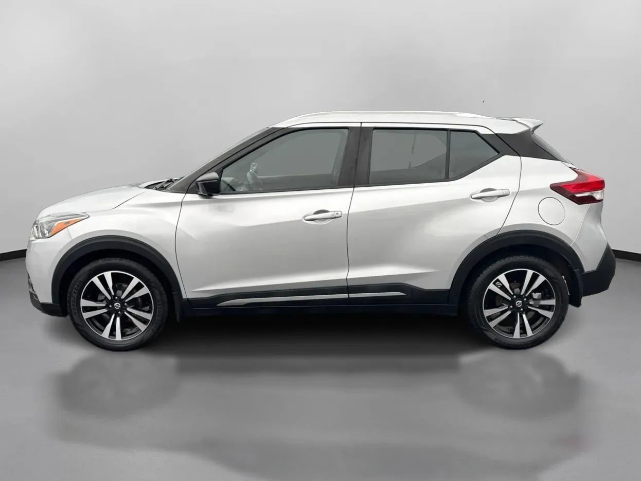 Used 2020 Nissan Kicks SR image 10