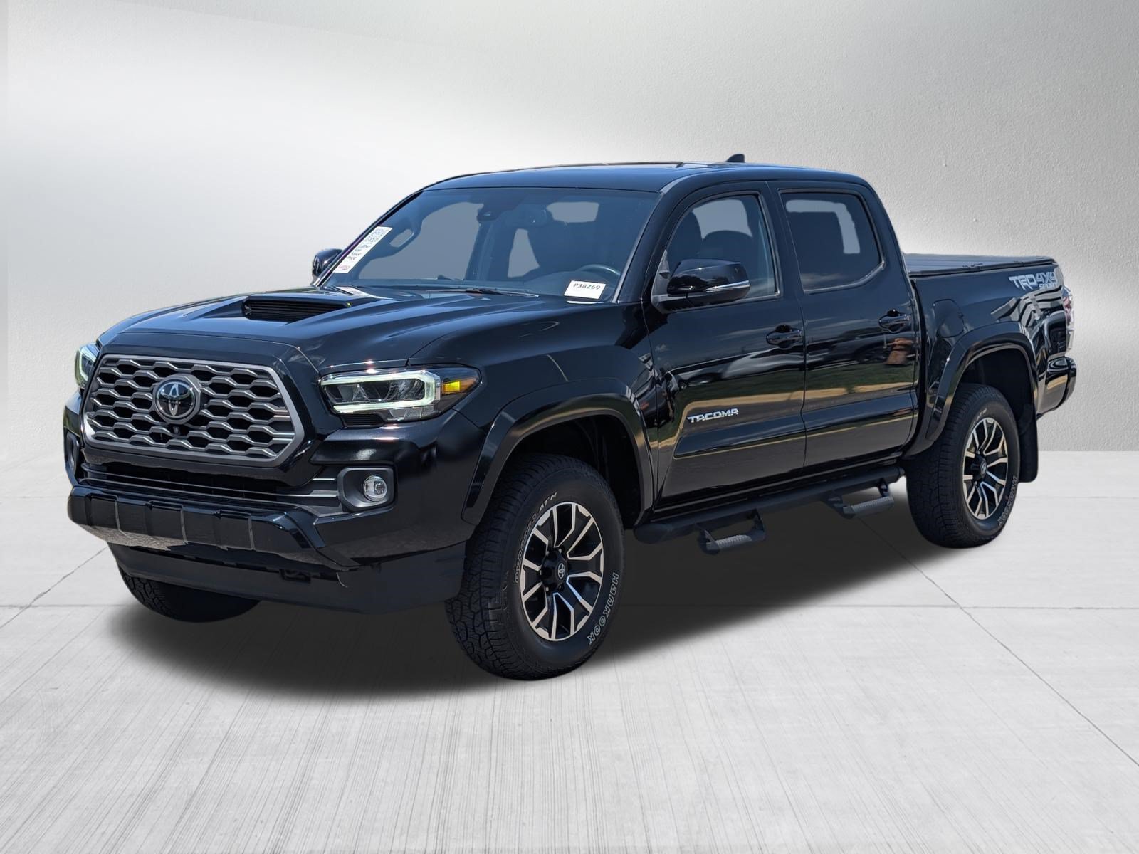 Used 2022 Toyota Tacoma TRD Sport w/ TRD Premium Sport Package AWD/4WD image 3