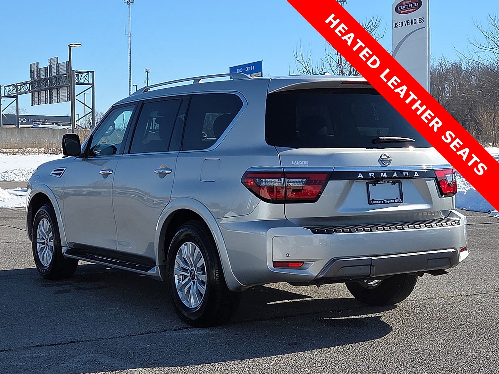 Used 2024 Nissan Armada SV image 4