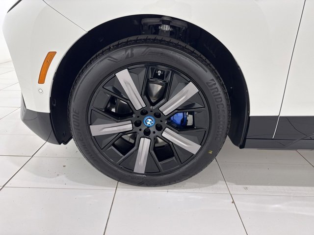 Used 2025 BMW iX xDrive50 w/ Sport Package image 45