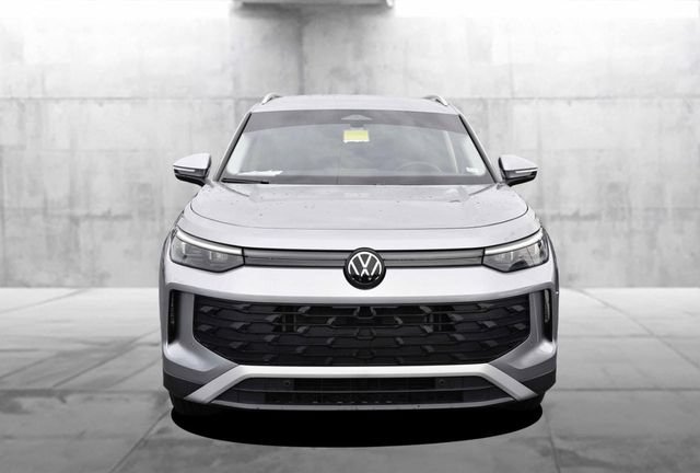 Certified 2025 Volkswagen Tiguan SE FWD image 4