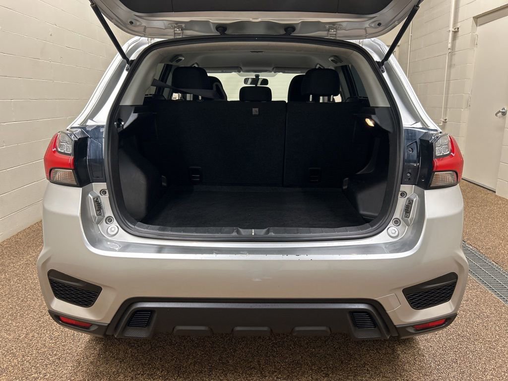 Used 2020 Mitsubishi Outlander Sport ES FWD image 11