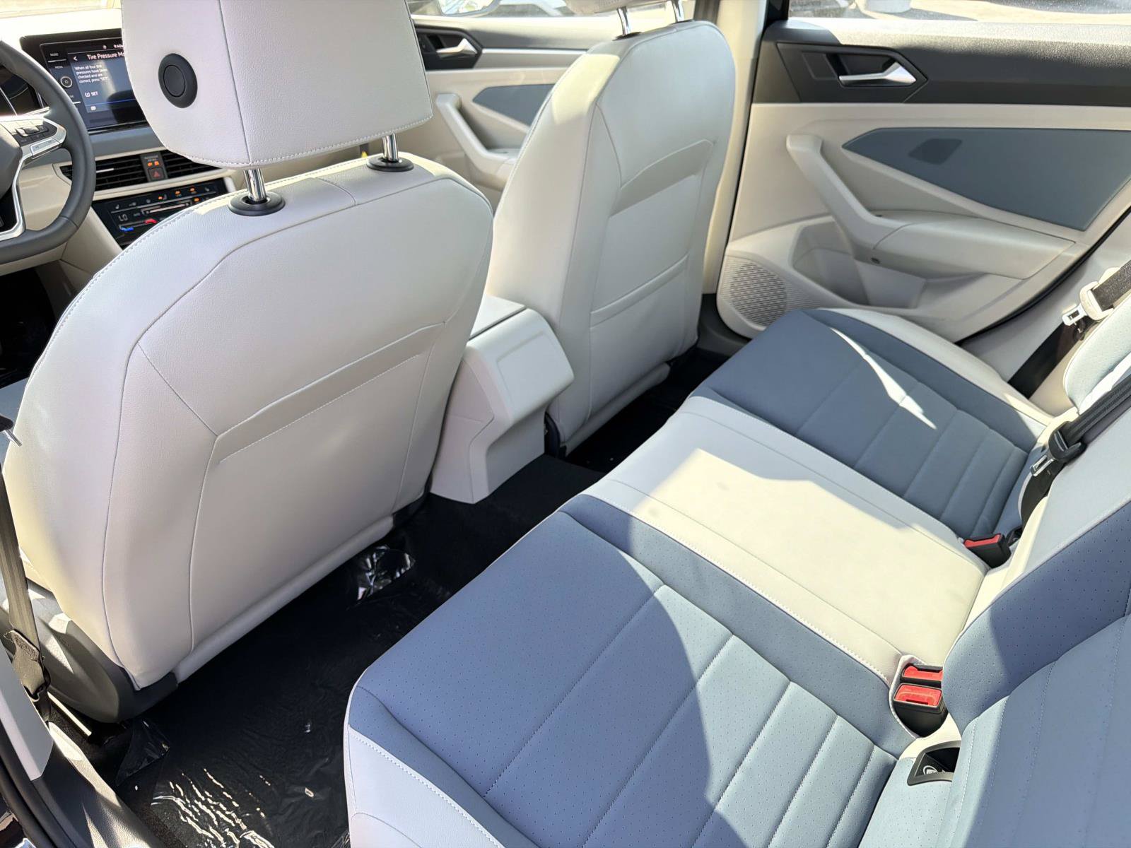 New 2026 Volkswagen Jetta SE FWD image 10