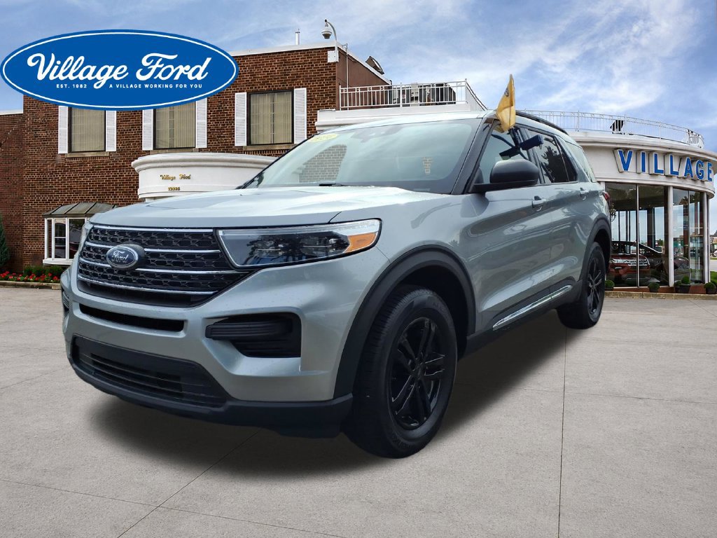 Certified 2024 Ford Explorer XLT w/ Class IV Trailer Tow Package