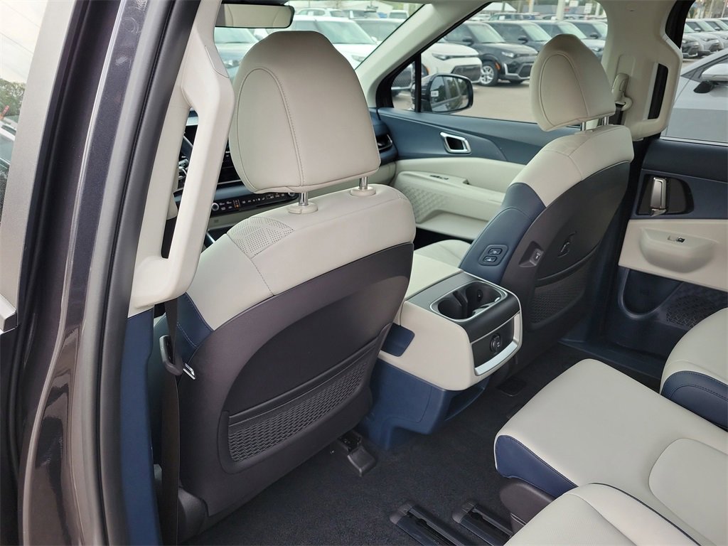 New 2026 Kia Carnival EX image 17