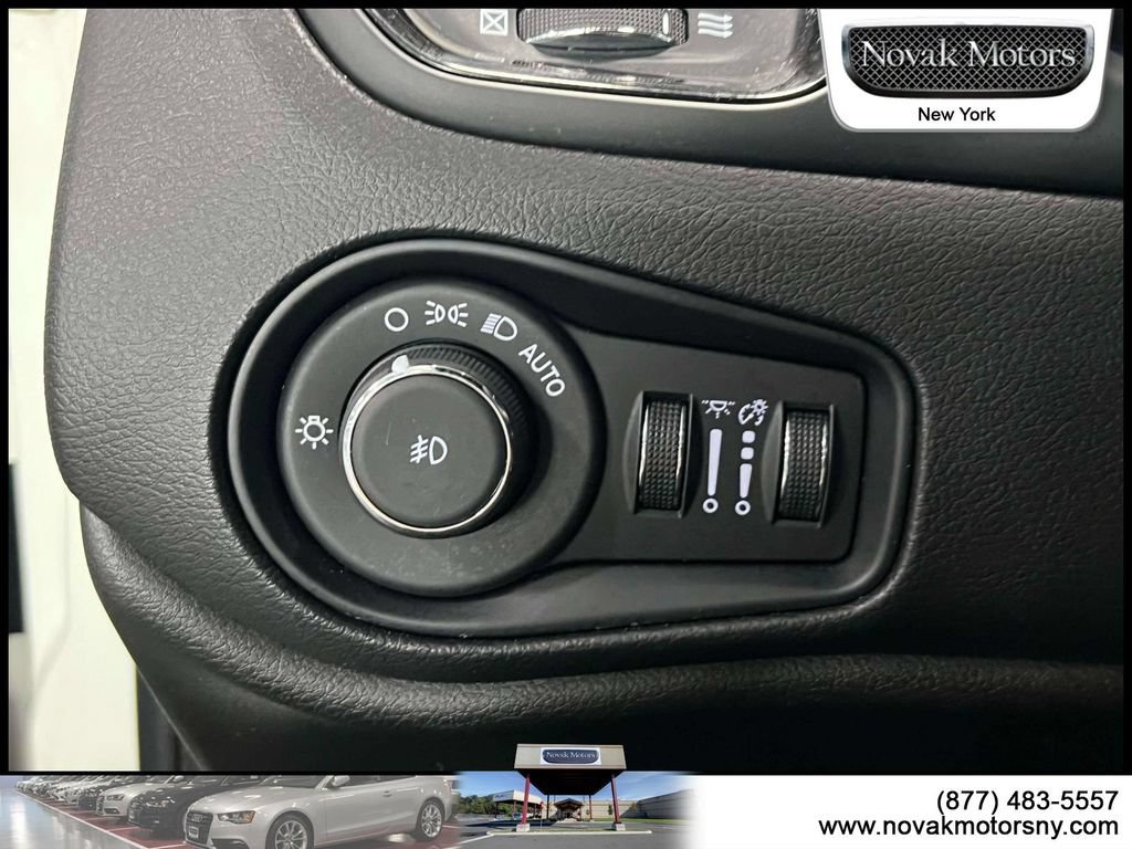 Used 2022 Jeep Renegade Altitude AWD/4WD image 20