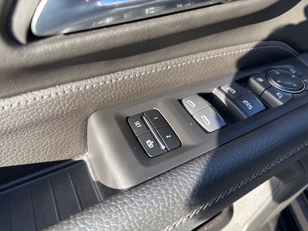 Used 2024 GMC Yukon Denali image 11