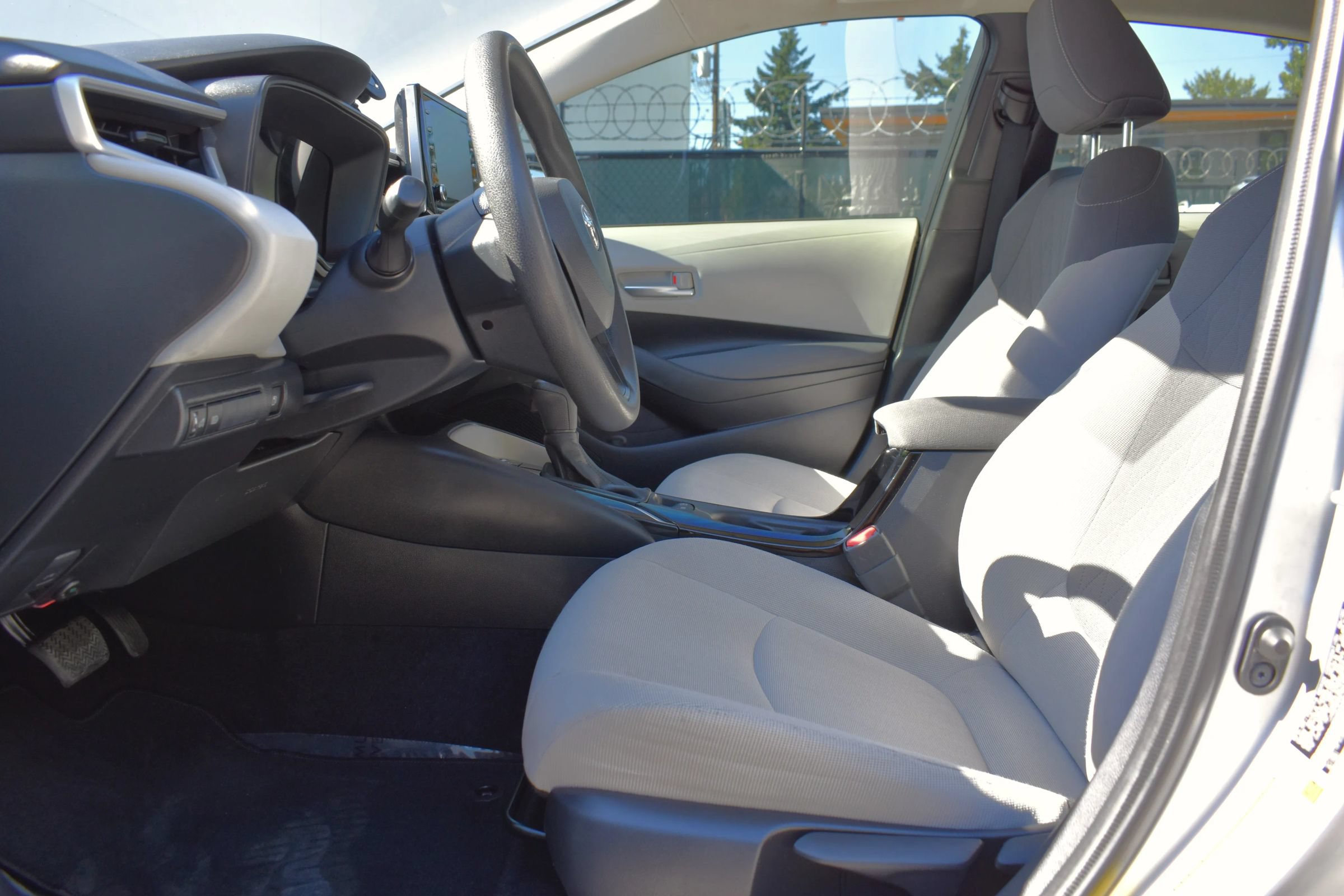 Used 2021 Toyota Corolla LE FWD image 10