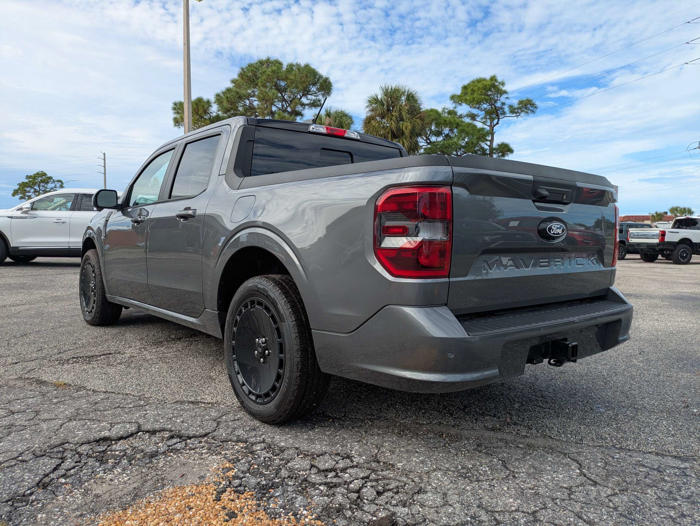Used 2025 Ford Maverick Lobo AWD/4WD image 6