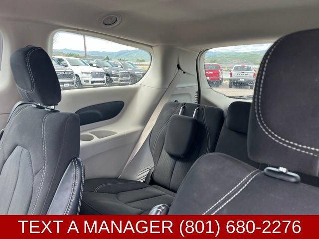 Used 2022 Chrysler Voyager LX FWD image 17