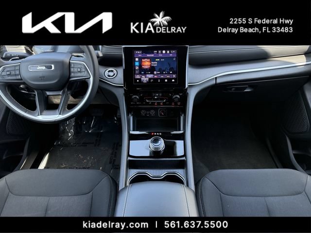 Used 2025 Jeep Grand Cherokee Laredo X w/ Luxury Tech Group I RWD image 13