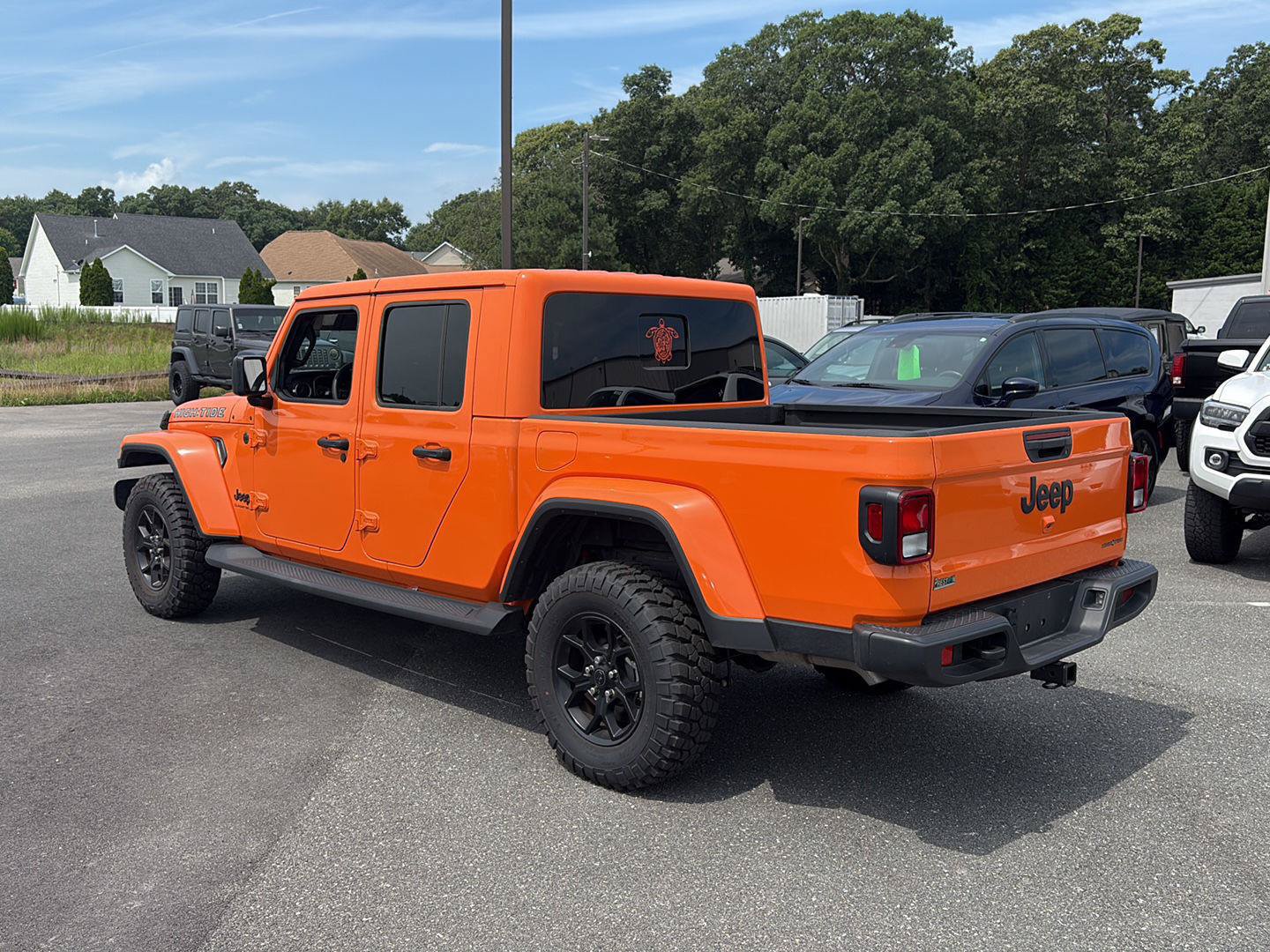 Used 2025 Jeep Gladiator Sport AWD/4WD image 4