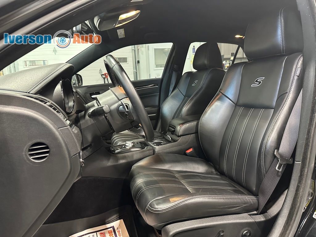 Used 2018 Chrysler 300 S w/ Beats Audio Group image 15
