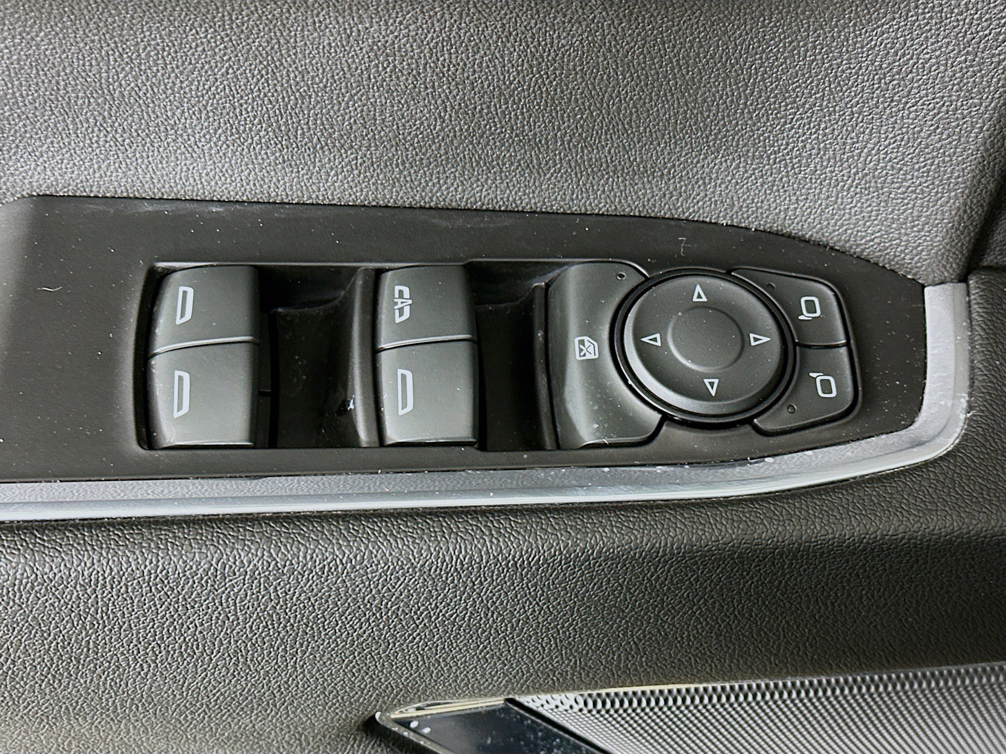 Used 2023 Chevrolet Silverado 1500 LT image 15