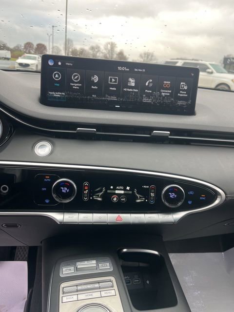 Used 2023 Genesis GV70 2.5T w/ Select Package image 17